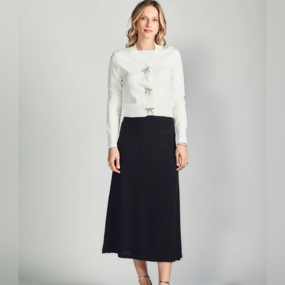 Aleeza Jodie Elegant White Knit Cardigan with Bow Details - Picture 3 of 9